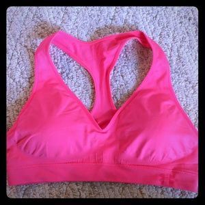 UNDER ARMOUR sports bra